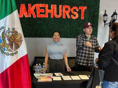 Si tienes una duda del consulado sobre ruedas en Chicago puedes escrbir a movilchicago2@sre.gobmx.com | Foto: @ConsulMexCho