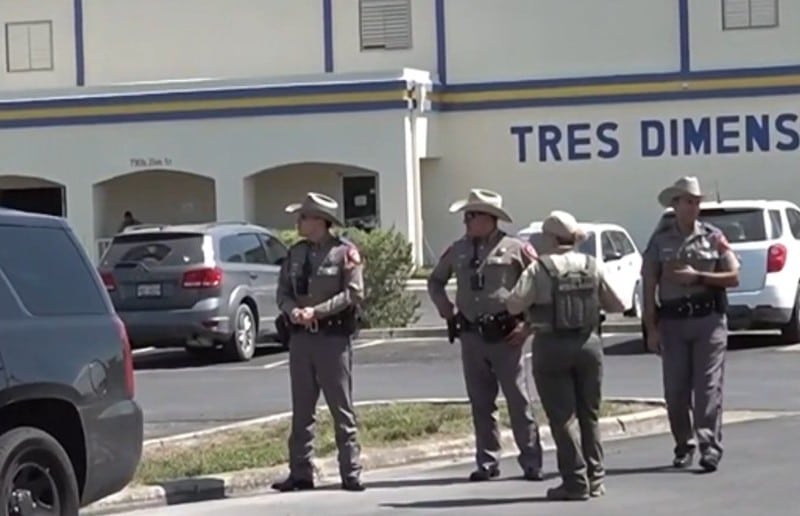 HSI realiza redada migratoria en tiendas de ropa usada en McAllen