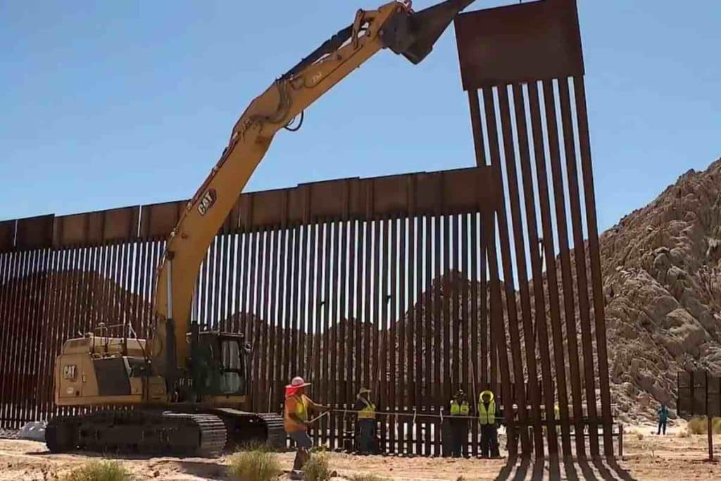 USA anuncia contratos por 4,5 mil mdd para construir más muro