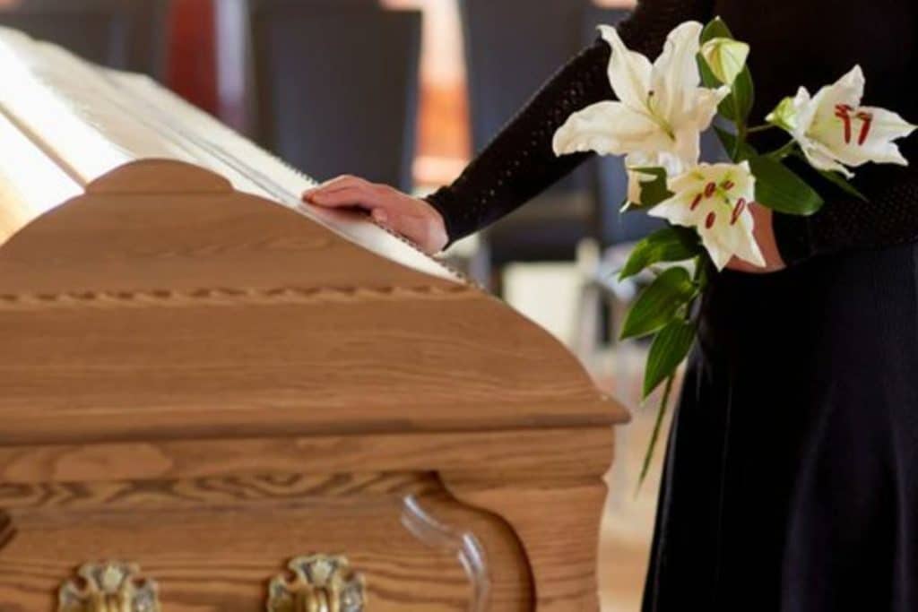 Los santos que no están en la iglesia: los seres queridos que descansan en el cielo