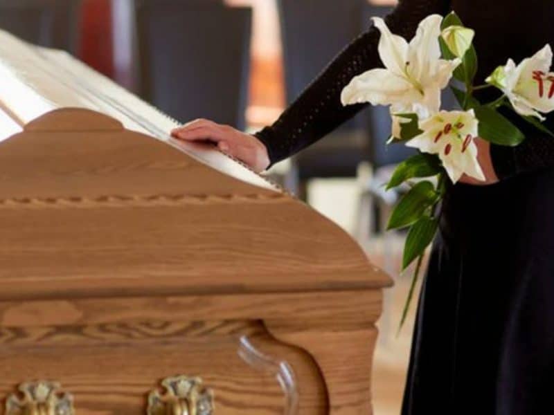 Los santos que no están en la iglesia: los seres queridos que descansan en el cielo