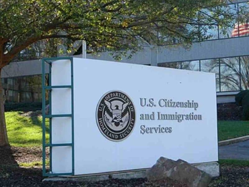 La nueva política de USCIS que restringe la entrada a USA a 19 países