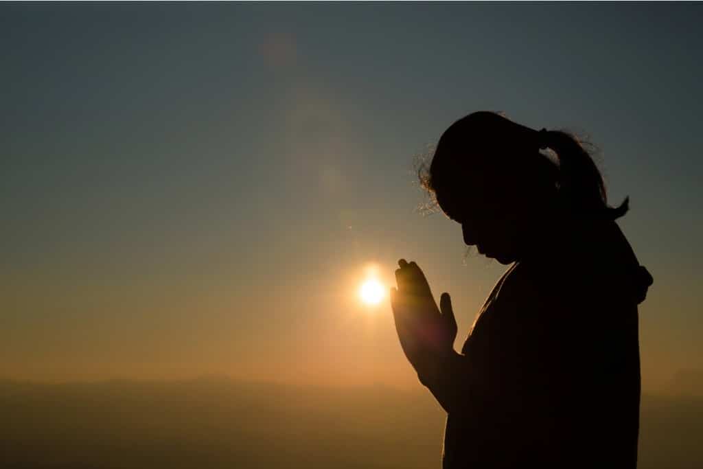 Oración para iniciar el año dando gracias a Dios