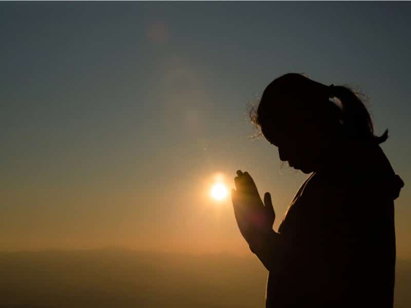 Oración para iniciar el año dando gracias a Dios