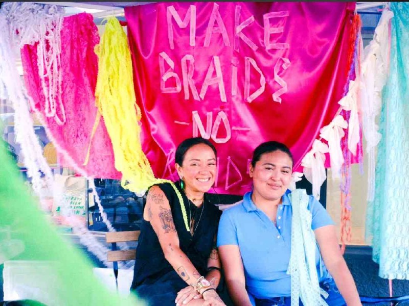Ponte Your Moños es un movimiento que trenza a mujeres y niñas en protestas contra la migra en California | Foto: Cortesía