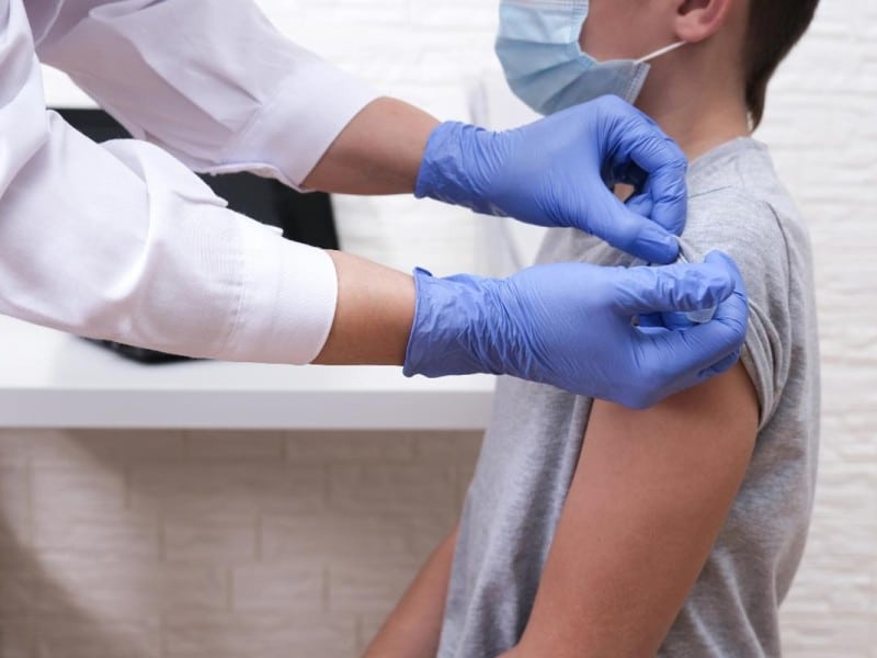 El cambio en vacunas para niños en USA contempla una única dosis de la inmunización contra el VPH | Foto: imagen de depositphotos