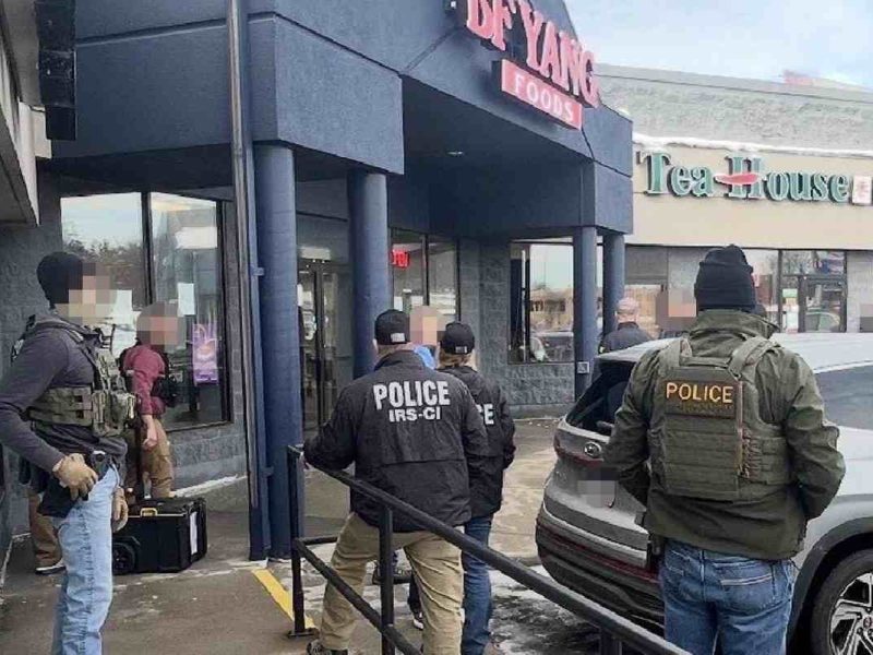 Agentes han disparado contra vehículos al menos diez veces