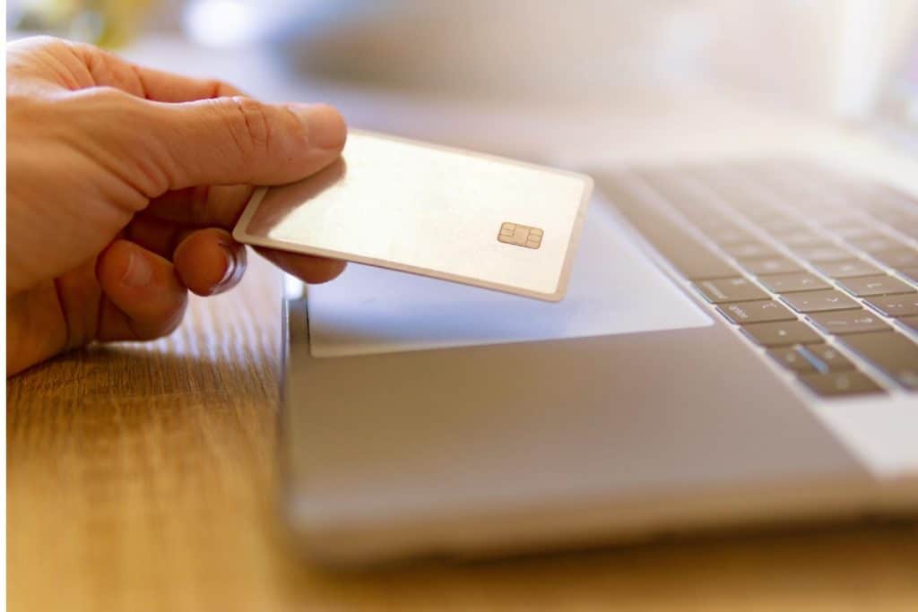 dinero a otros países