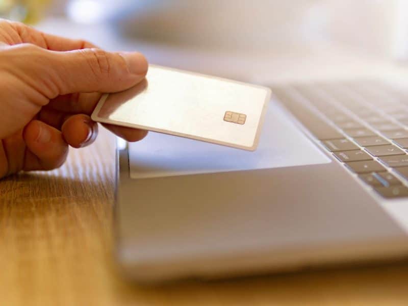 dinero a otros países