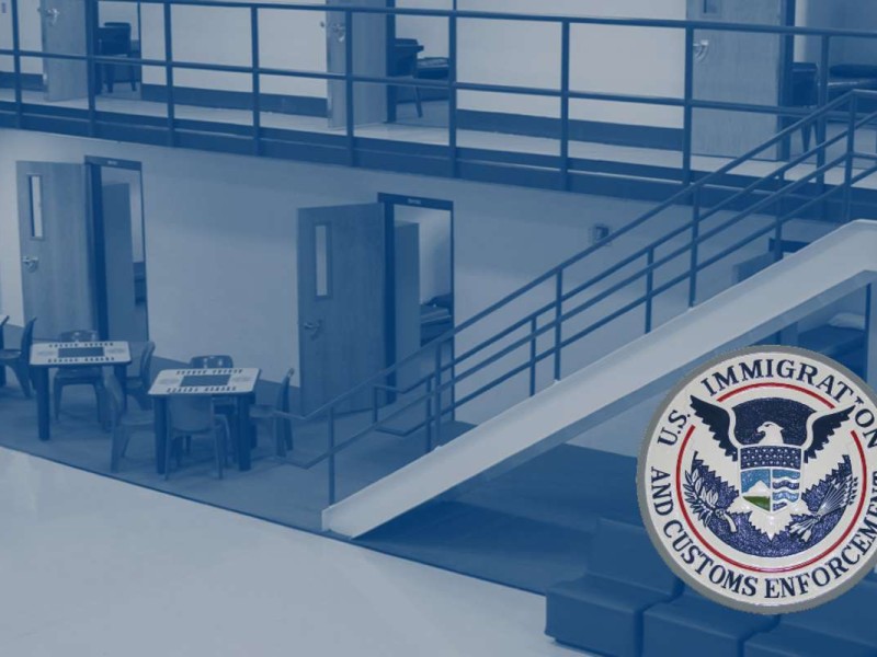 hablar con migrantes detenidos