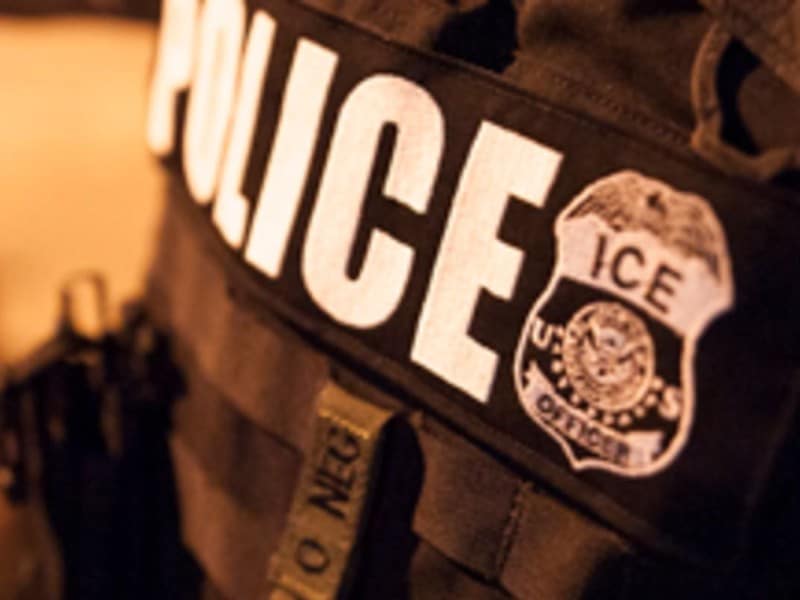 pagos de ICE a policías