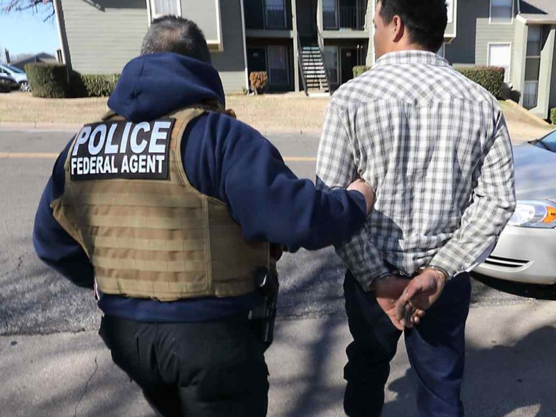 ICE detiene a 13 migrantes en Pensilvania