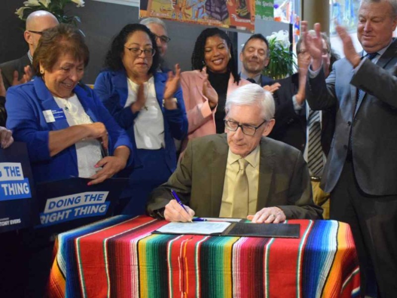 Licencias profesionales en Wisconsin para jóvenes con DACA