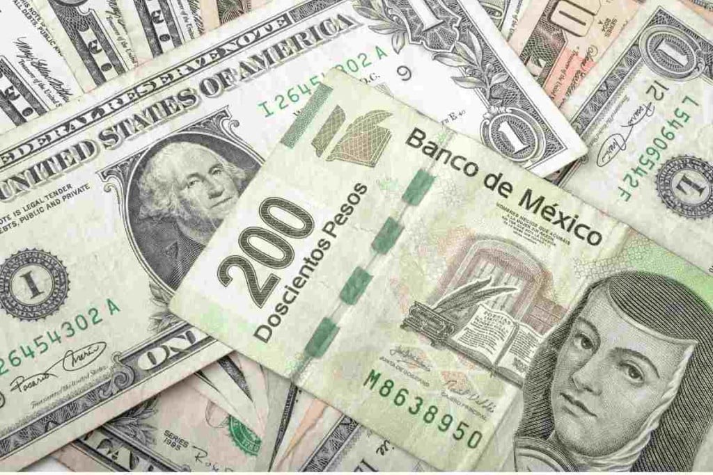 ¿El decreto de Trump afecta las cuentas bancarias de migrantes y el envío de remesas?