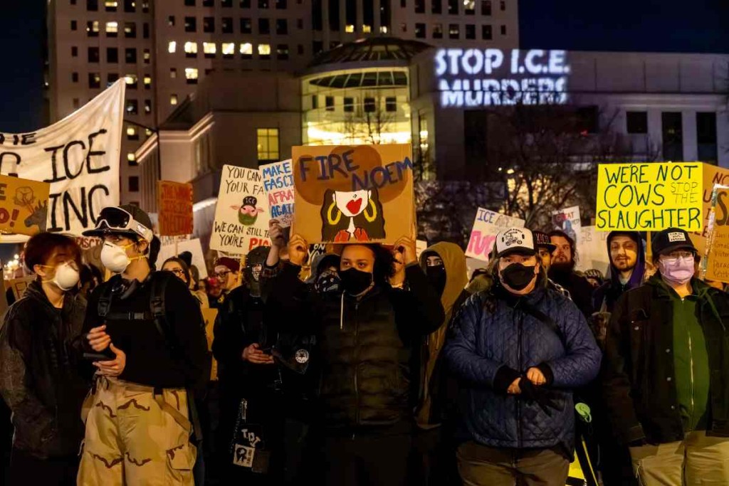 19 migrantes muertos bajo custodia de ICE