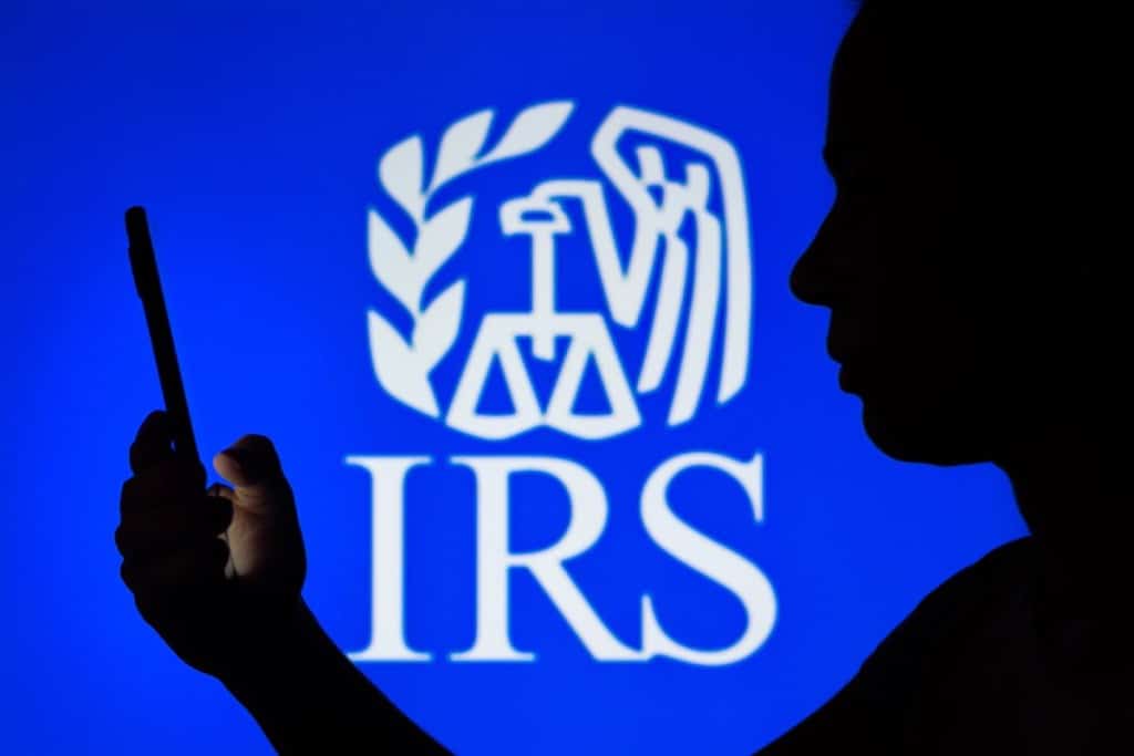Imagen actual: IRS entrega información de migrantes a ICE