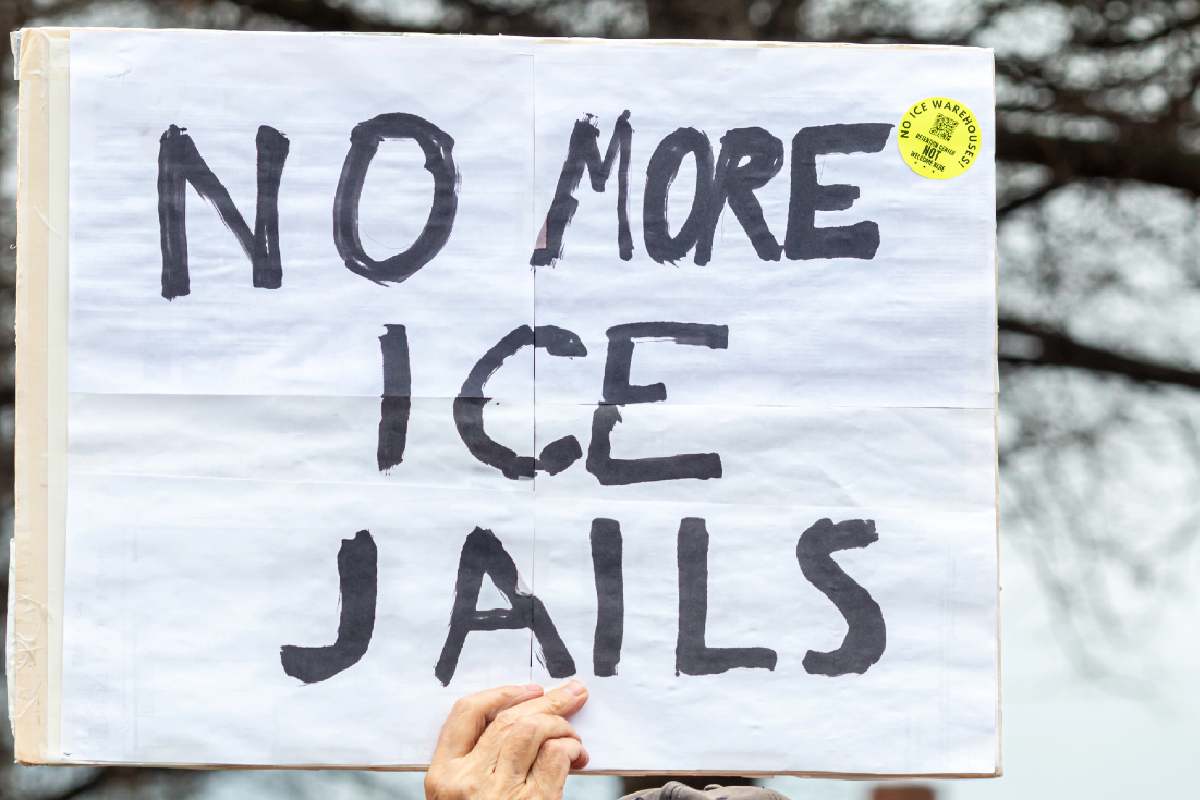 Suman 20 fallecimientos de migrantes bajo custodia de ICE en 2026
