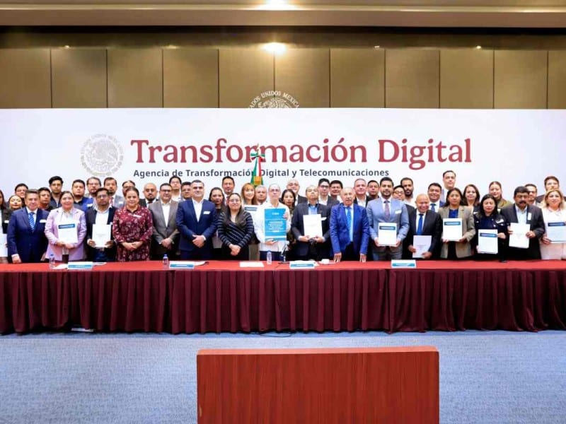 Gobiernos de México firman pacto nacional para facilitar trámites