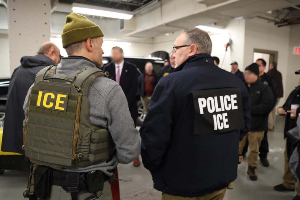 Imagen actual: Es verdad que habrá agentes del ICE en centros de votación