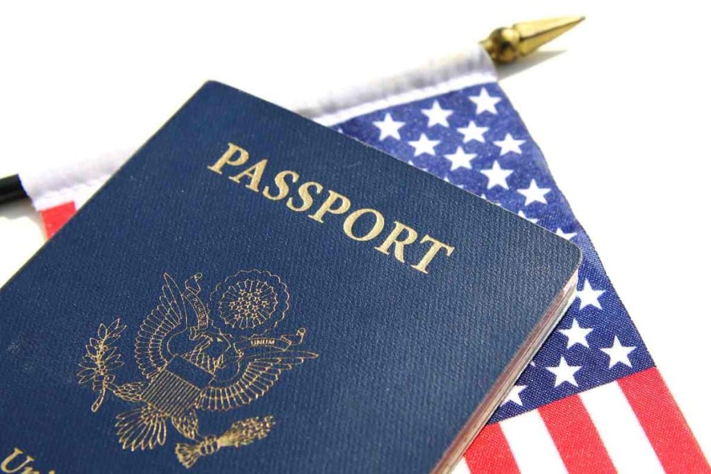 Poseedor de la Green Card demanda al gobierno por los retrasos eternos para ser ciudadano